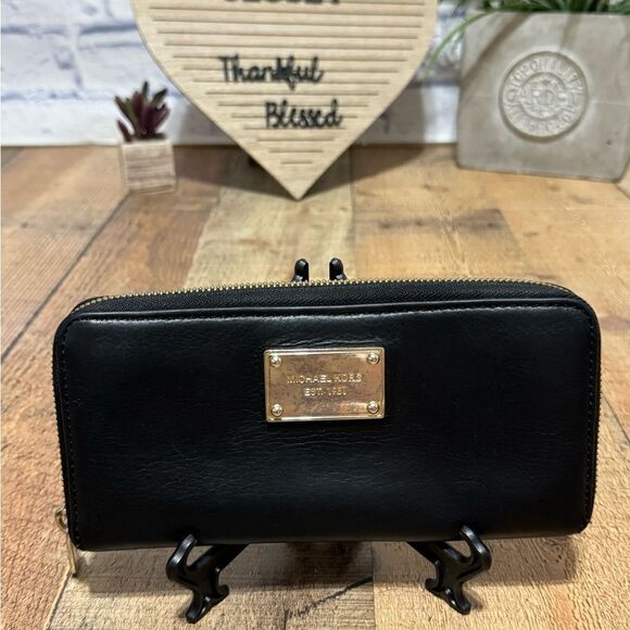 Michael Kors Black Leather Zip Around Continental Wallet - Picture 1 of 12